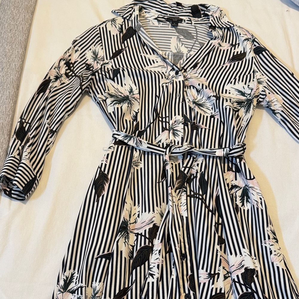 Ann Taylor Black and White Floral Long Sleeve Dress